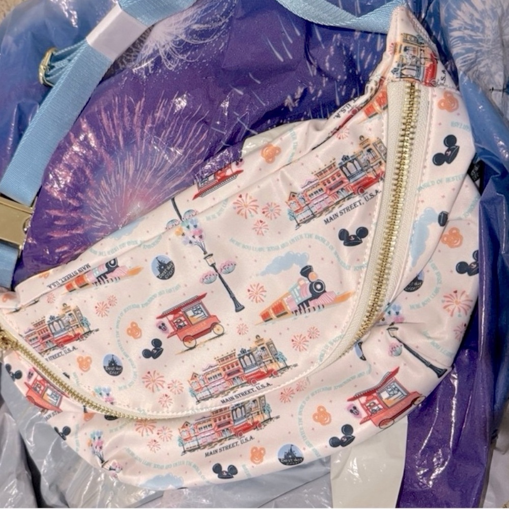 Disney Stoney Clover Lane Jumbo Theme Park Print Fanny Pack - NWT!! - Picture 2 of 4